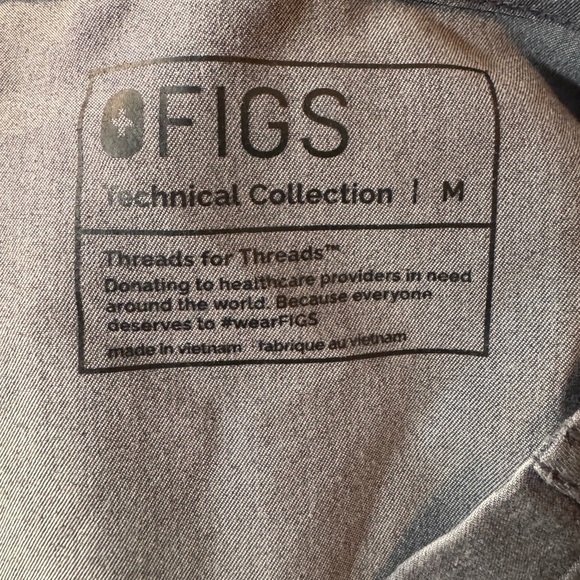 Figs Graphite Gray Catarina One Pocket Short Sleeve Women's Scrub Top - Picture 7 of 10